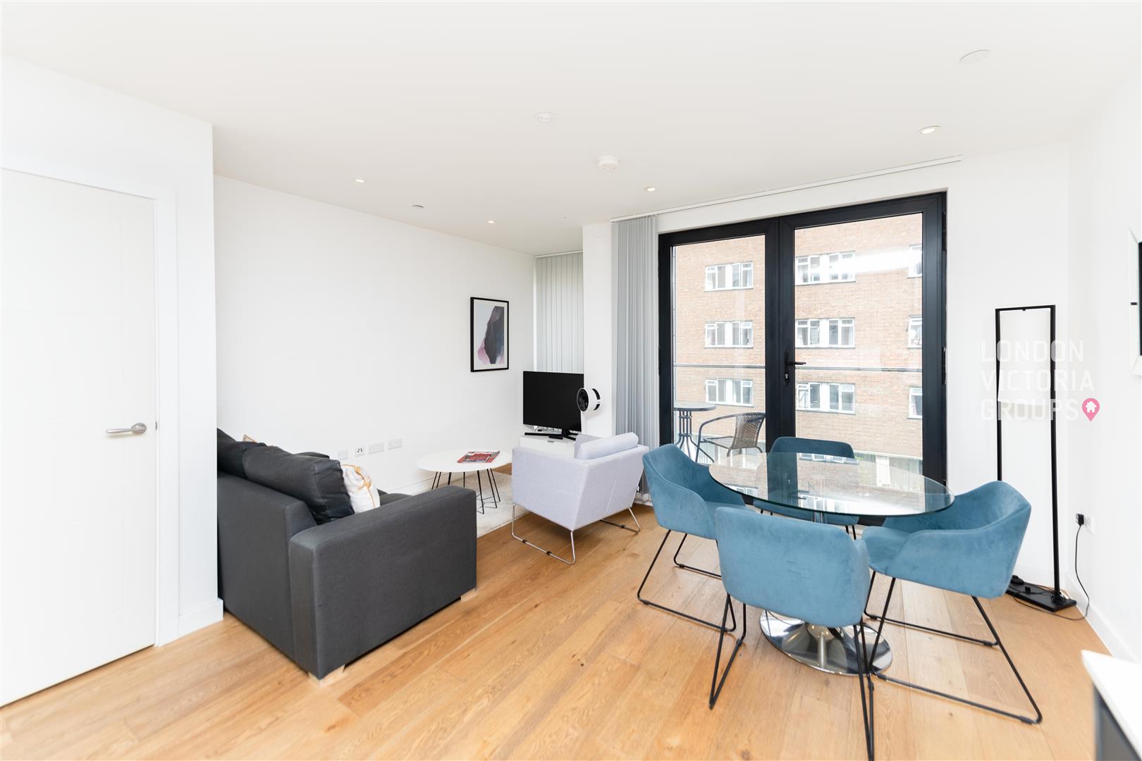 1 bed property in 12 Dock Street, London
